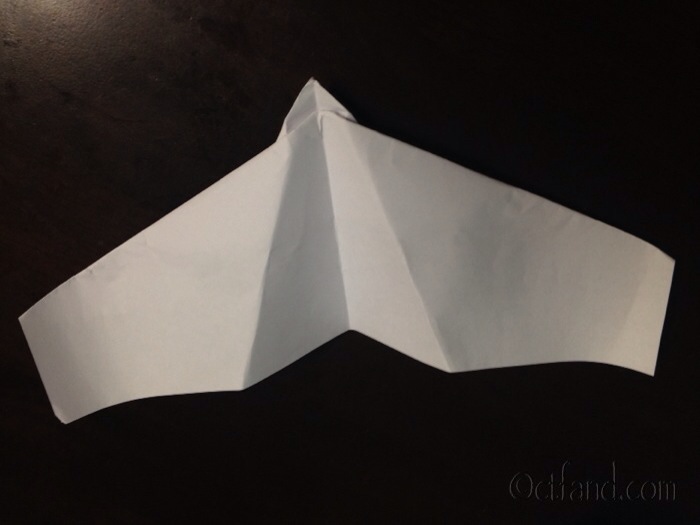 kapal terbang kertas
